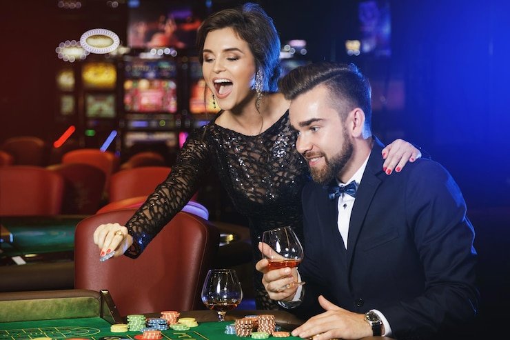 Antarmuka aplikasi qqcash188 menampilkan menu utama dengan akses ke permainan, sportsbook, dan metode pembayaran